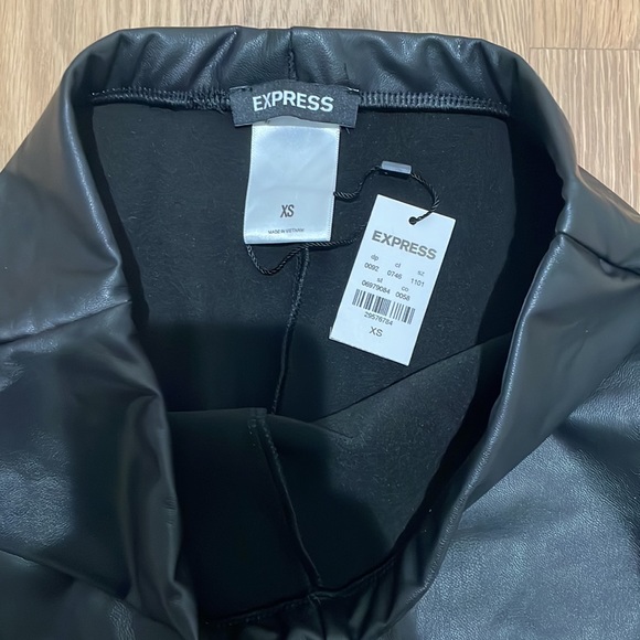 Brand new Express faux leather leggings, size xs - Picture 2 of 3